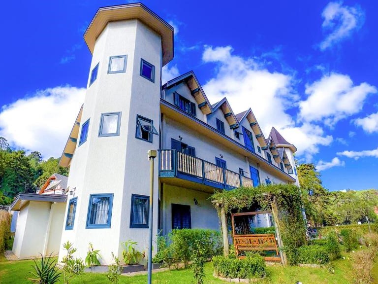 Castelo Piazzale by Concavus